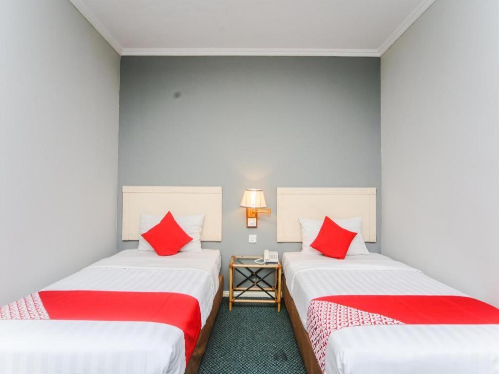 Oyo 563 Jockey Lodge Hotel Сандакан Экстерьер фото